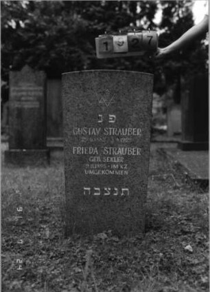 Grabstein 1927 [Hahn S. 208 Grab-Nr. 2818]