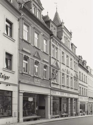 Wohnhaus mit Laden : Wohnhäuser mit Läden (19. Jh.)