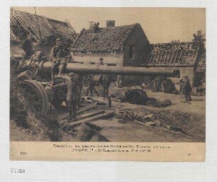 Beutestück aus dem siegreichen deutschen Vorstoß zwischen Montdidier und Novon. Französischen 14 1/2 cm-Langrohrkanone im Dorf Mareuil
