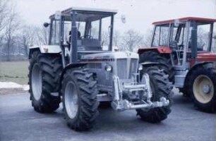 Fotografie: Traktor, Allradtraktor, Frontanbau