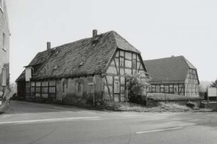 Zehren, Leipziger Straße 21, Ecke Niedermuschützer Straße, Dreiseithof, Straßenansicht