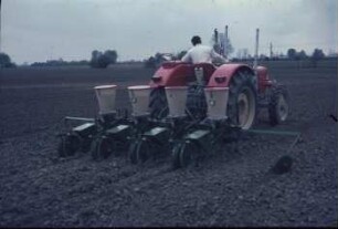 Fotografie: Sätechnik, Einzelkornsämaschine, Mais, Unterfußdüngung