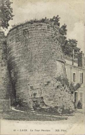 Laon. La Tour Penchée.