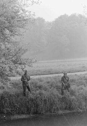 Forellenangler an der Ilm : Weimar. Forellenangler an der Ilm