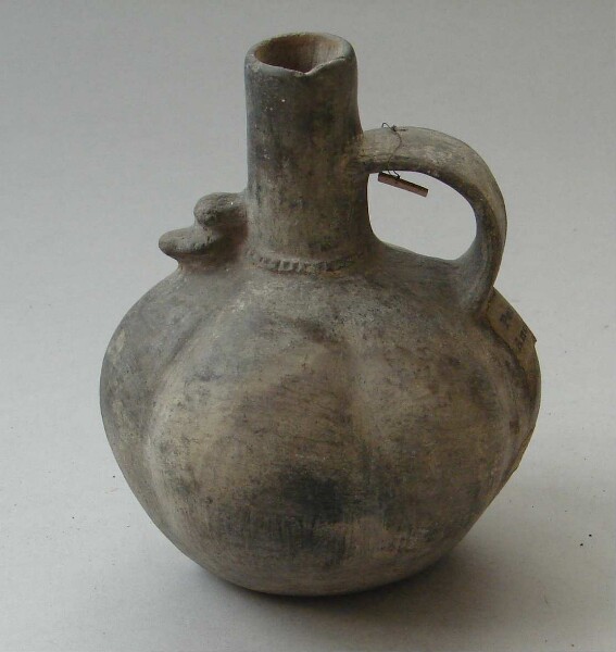 Clay vessel