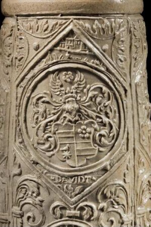 Bierkrug aus Siegburger Steinzeug — Wappen des Reichsgrafen Simon VI. zur Lippe (1554-1613)
