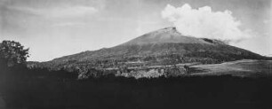 Mount Meru : Eine Wolke am Mount Meru