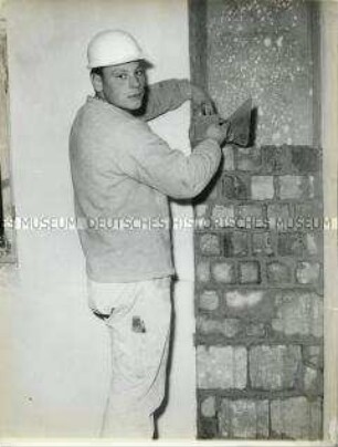 Der Boxer Manfred Markgraf arbeitet als Maurer