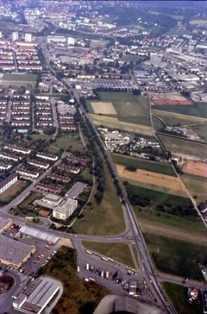 Freiburg: Basler Landstraße, von Süden
