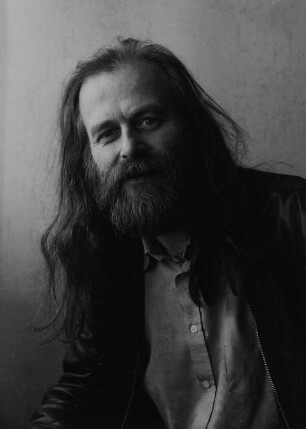 Der Lyriker Bernhard Theilmann, Mitglied der Unabhängigen Schriftsteller Assoziation (ASSO), aufgenommen in Dresden