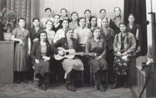 Ukrainische Zwangsarbeiterinnen aus der Achsen- und Federnfabrik Carl Wolf