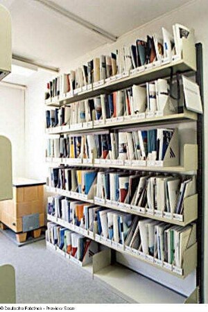 Baracken 19/20. Sonderbestand Geschäftsberichte : Dresden-Südvorstadt, Bayreuther Straße. Sächsische Landesbibliothek - Staats- und Universitätsbibliothek Dresden. Zweigbibliothek Wirtschaftswissenschaften. Baracken 19/20. Sonderbestand Geschäftsberichte