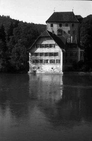 Hohentengen: Schloss Rötteln (auch Rotwasserstelz) mit Rhein bei Hohentengen