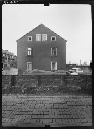 Cossebaude (Dresden-Cossebaude). Dresdner Straße 5. Wohnhaus. Giebelfront