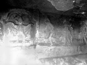 Reliefs mit Fabelwesen aus der Erzählung Lisak Ferina von Frantisek Klácel