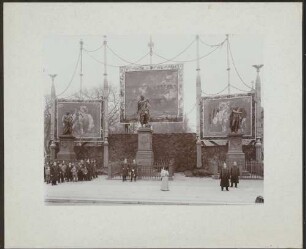 "Via Triumphalis" Unter den Linden: Standbilder General von Blüchers, Graf Yorck von Wartenburgs und von Gneisenaus.
