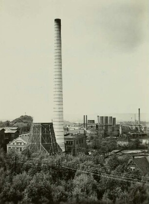 Oelsnitz. Gewerkschaft Deutschland. Die große Esse von Halde I
