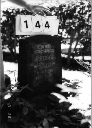 Grabstein 144