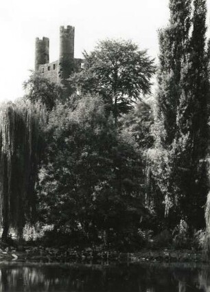 Saalfeld. Burgruine Hoher Schwarm
