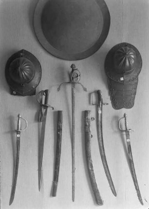 schwedischer Dragonerhelm mit Nackenschutz, ungarischer Typ