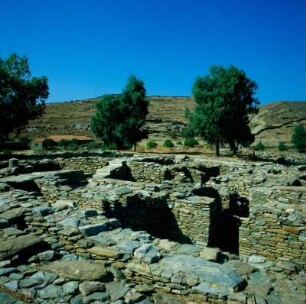 Kea. Agia Irini, bronzezeitliche Siedlung im Nordwesten der Insel. Im Mittelfeld der Tempel