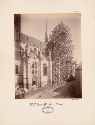 Kirche St. Willibrord, Wesel: Ansicht von Südwesten mit eingerüstetem Querhaus