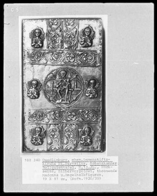 Katharinenreliquiar: Thronende Madonna mit Engeln