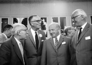 20. Tagung 1970 Chemiker; Maikäferrede: Nahaufnahme: Leopold Ruzicka, Graf Lennart Bernadotte, Werner Heisenberg, Adolf Butenandt