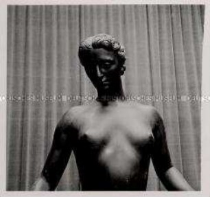 Paris, Bildhauer Professor Arno Breker, Figur "Iris" (Detail)