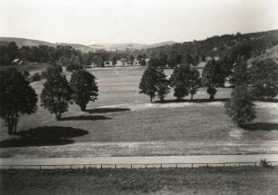 Blick von der Sperrmauer der Pirker Talsperre in die Talaue der weißen Elster in Richtung Pirk