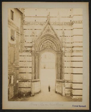 Dom Santa Maria Assunta, Siena: Ansicht eines Portals