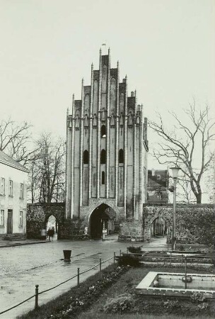 Neubrandenburg. Stargarder Tor (M. 14. Jh.). Stadtseite