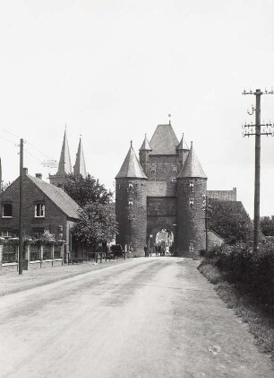 Xanten, Klever Tor : Xanten. Klever Tor. Außentor, Feldseite