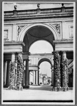 Am Orangeriegebäude im Park zu Sanssouci : Potsdam. Schloss Sanssouci. Orangerie
