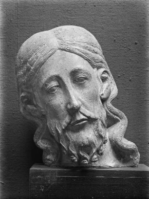 Kopf eines auvergnatischen Kruzifixes (Gipsabguss)