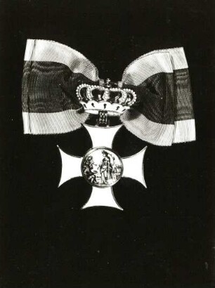 Elisabeth-Orden (Bayern). Avers (Heilige Elisabeth Almosen spendend)