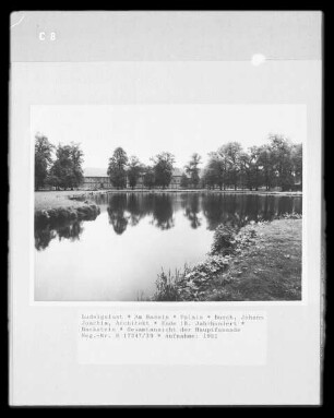Palais am Bassin