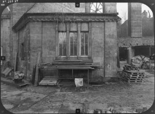 Dresden-Südvorstadt, Nürnberger Straße / Hohe Straße. Ruine der Zionskirche (1908-1912, R. Schilling, J. W. Gräbner; Zerstörung 1945, als Lapidarium genutzt). Teilansicht