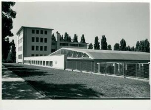 Coca-Cola Firmengebäude, 1951-1952
