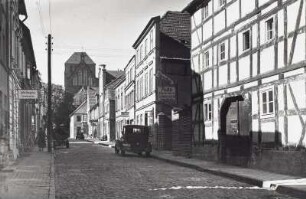 Waren, Kirchenstraße : Waren. Kirchenstraße. Blick nach Westsüdwest zur Georgenkirche