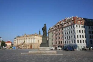 Dresden-Altstadt. Neumarkt 1-5. Ansicht mit Lutherdenkmal. Blick zum Johanneum