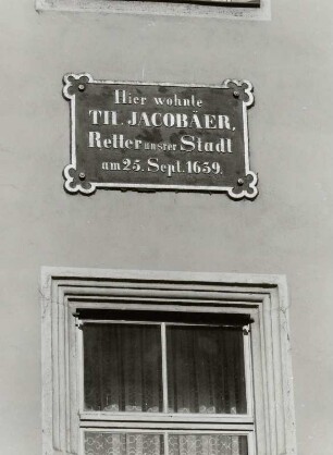 Wohnhaus mit Apotheke