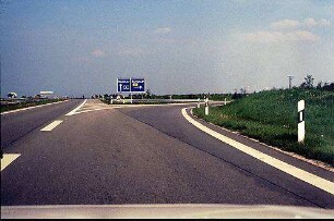 Einfahrt in Kreisel (Stuttgart Richtung Dornstadt)