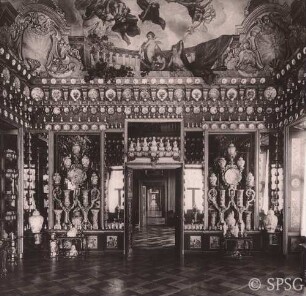 Berlin, Schloss Charlottenburg, Altes Schloss, Westflügel, Porzellankabinett, R. 95, Gesamteinsicht, vor der Zerstörung.