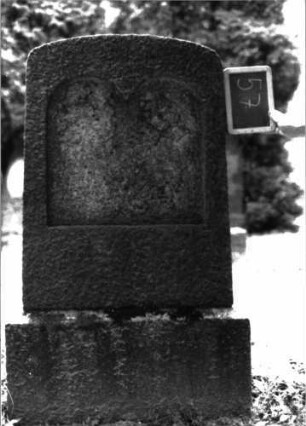 Grabstein 57 Texttafel fehlt: Grabstein 57