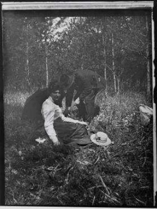Ohne Titel (Clara Hertel und August Gaul bei einer Rast in der Jungfernheide)