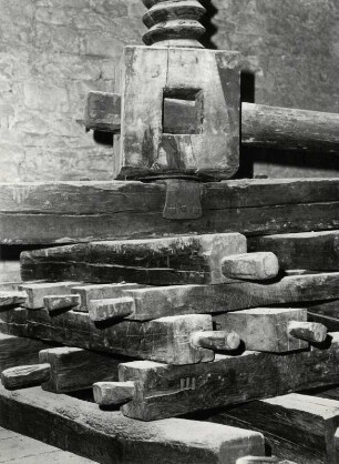 Alte Weinpresse aus dem Weinmuseum in Beaune