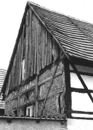 Dörgenhausen (Hoyerswerda-Dörgenhausen), Nr. 28. Gehöft. Stallgebäude. Giebelseite vom Hof