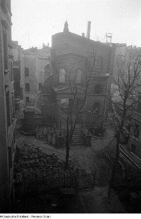 Aufnahmen verschiedener Baptisten-Kapellen in der Schmidtstraße, Gubener Straße und Boddinstraße in Berlin