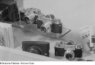 Sowjetische Kleinbildfotoapparate auf der Leipziger Herbstmesse 1954